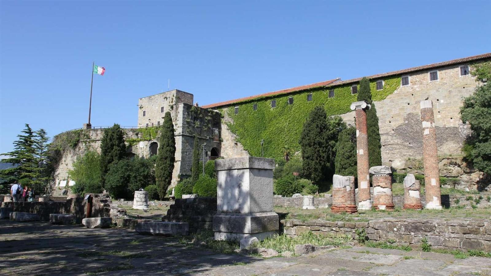Appartamento Al Castello Трієст Екстер'єр фото